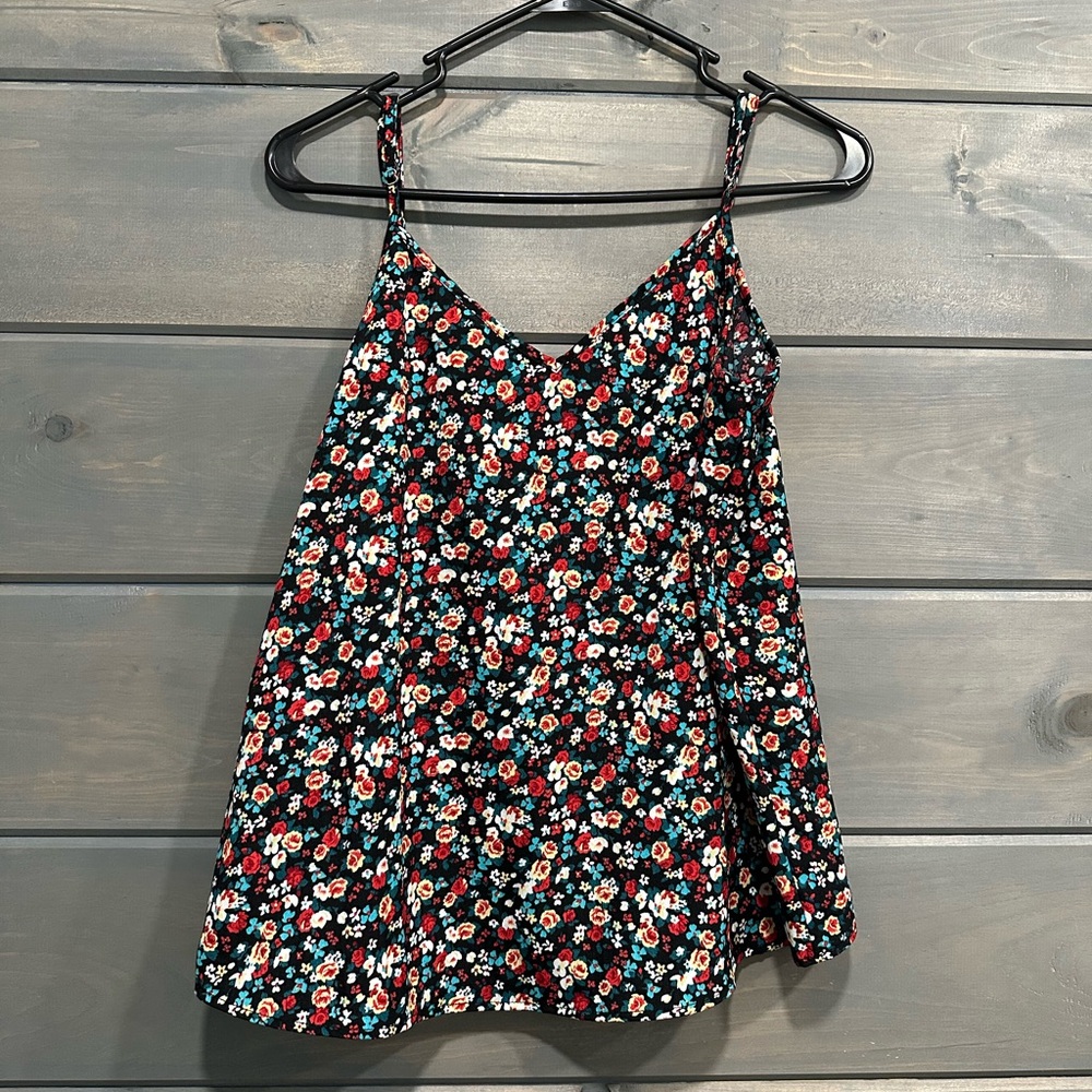 Women’s V-neck Floral Tank Top